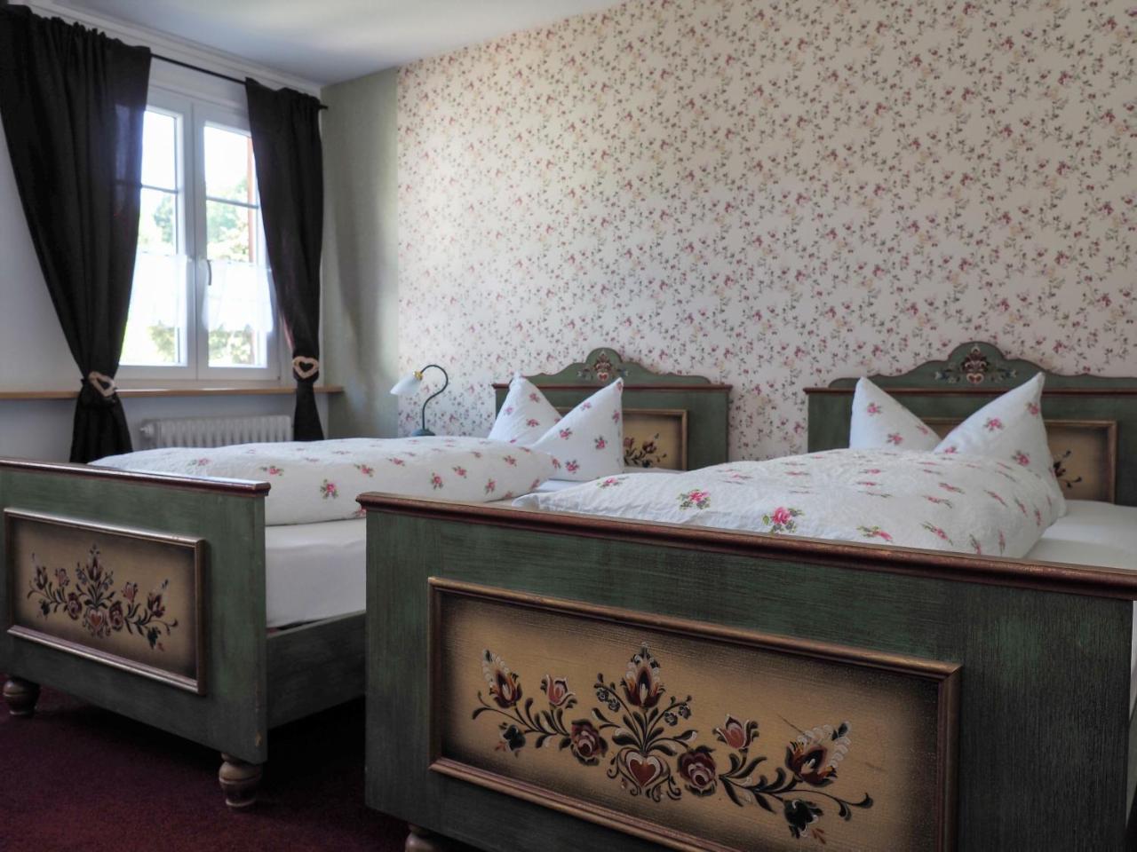 Landgasthof Zum Schwarzen Grat Isny im Allgäu Extérieur photo