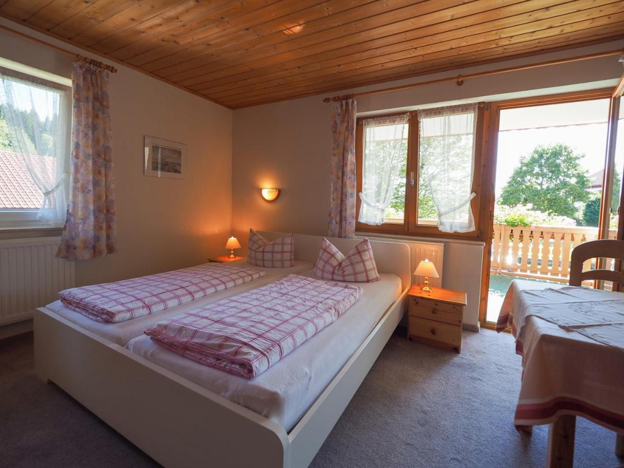 Landgasthof Zum Schwarzen Grat Isny im Allgäu Extérieur photo