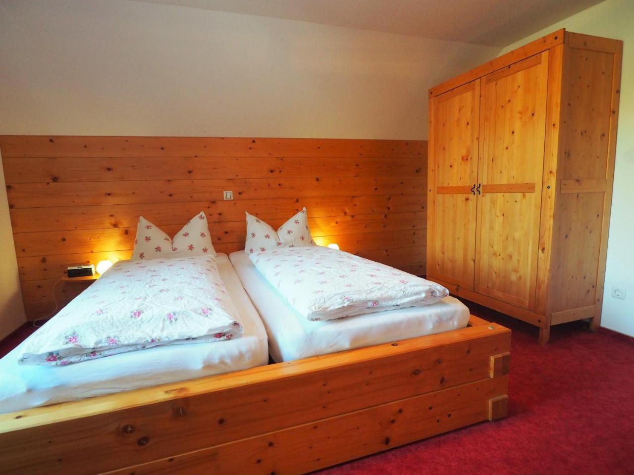 Landgasthof Zum Schwarzen Grat Isny im Allgäu Extérieur photo