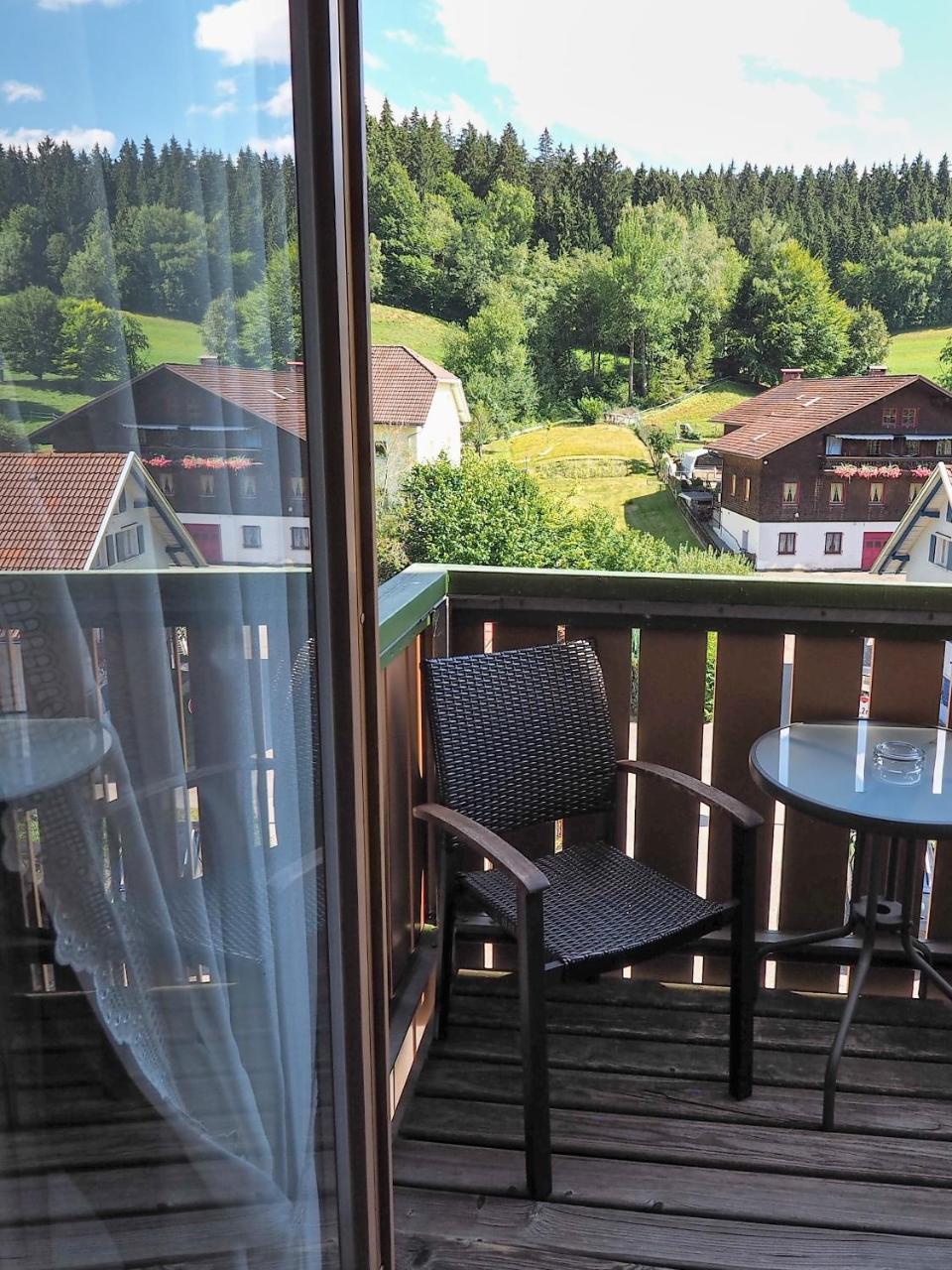Landgasthof Zum Schwarzen Grat Isny im Allgäu Extérieur photo